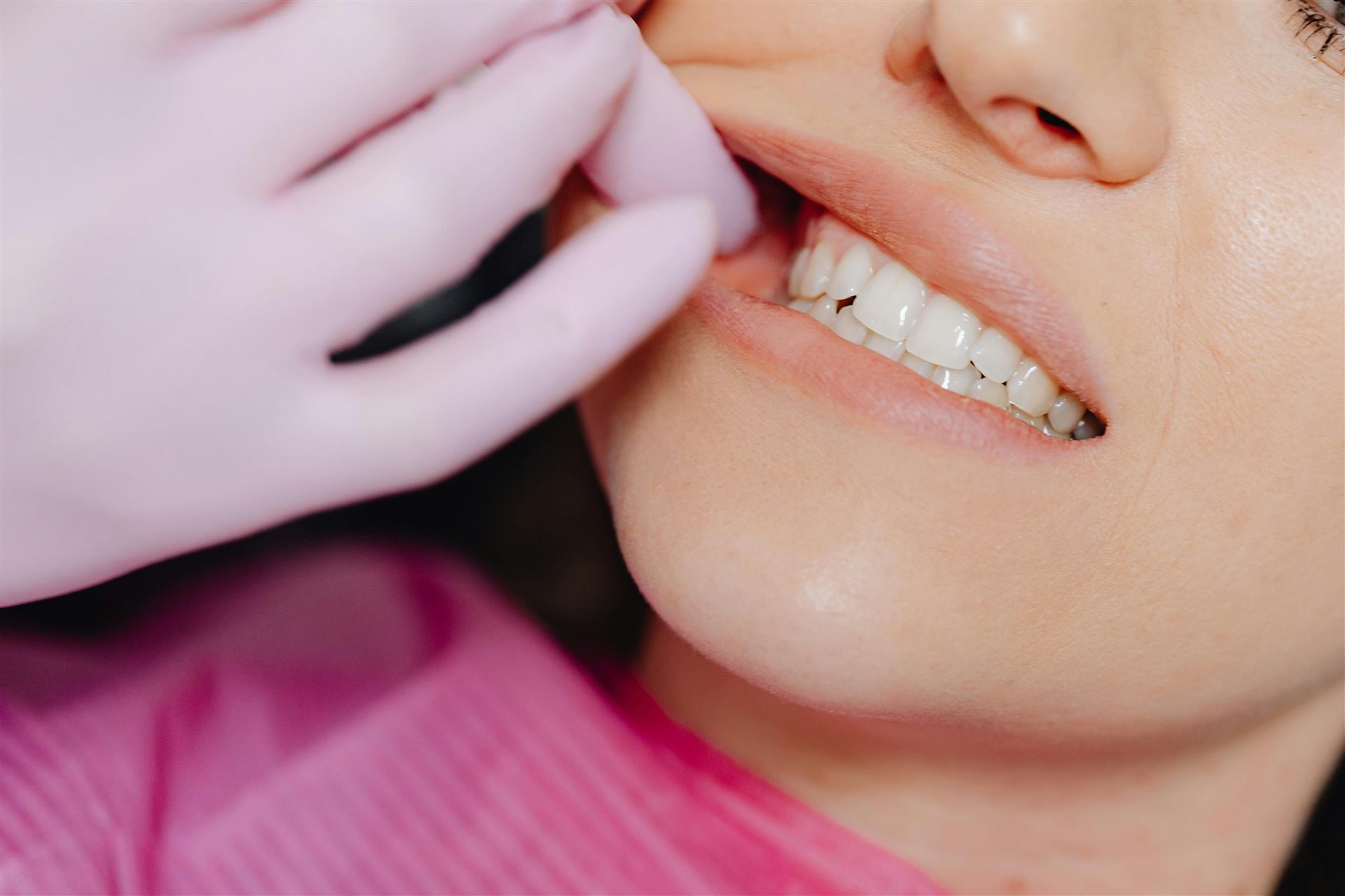 Cuidado odontológico profissional em consultório